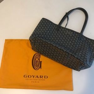 Medium grey goyard tote